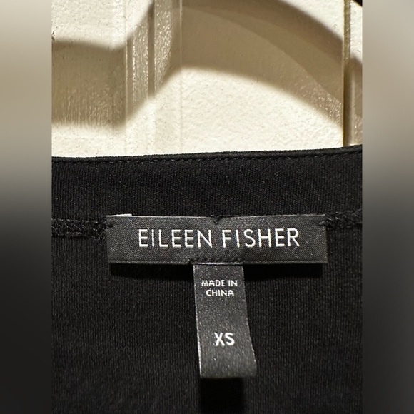 Eileen Fisher 100% Silk Long-Sleeved Shirt in Black - Sz. XS - Capsule Wardrobe - Picture 5 of 14
